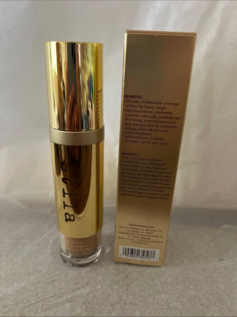 Stila Hide & Chic Fluid Foundation — Gold Packaging